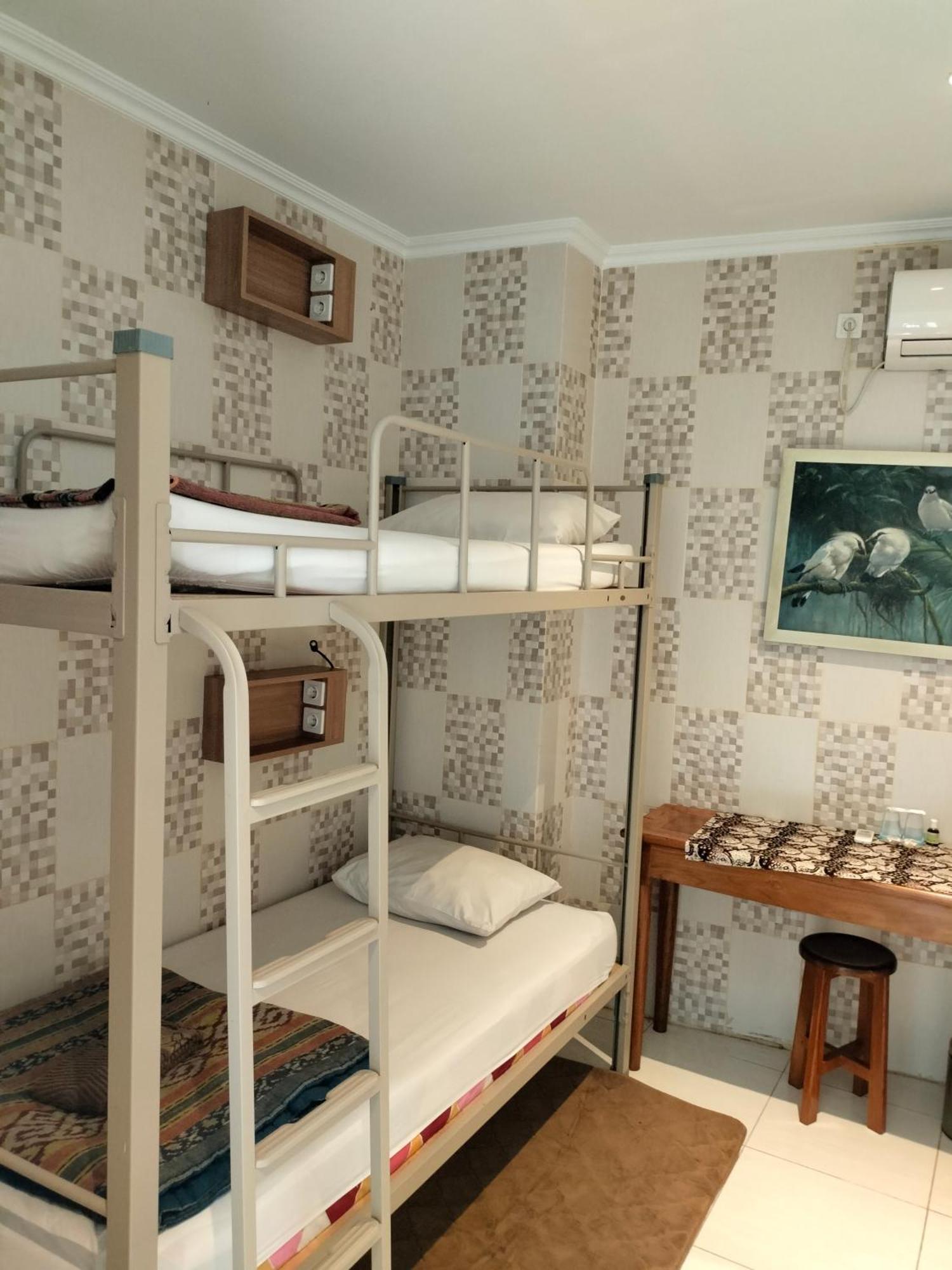 The Cabin Purwokinanti Hotel Γιογκιακάρτα Εξωτερικό φωτογραφία